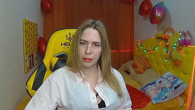 Snapshot of TessaDaybreak chatting on March 7, 7:30 am TessaDaybreak online show from March 7, 7:30 am