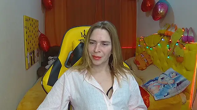 Snapshot of TessaDaybreak chatting on March 7, 10:35 am TessaDaybreak online show from March 7, 10:35 am