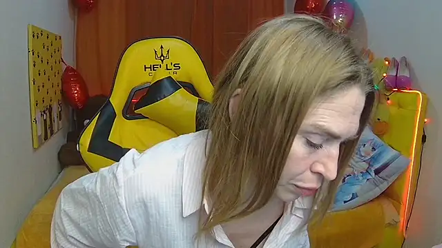 Snapshot of TessaDaybreak chatting on March 8, 1:57 pm TessaDaybreak online show from March 8, 1:57 pm