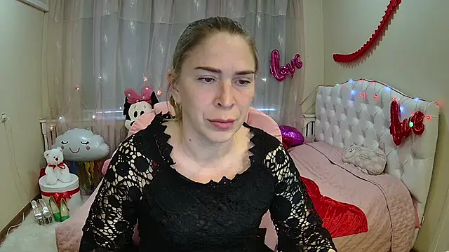 Snapshot of TessaDaybreak chatting on March 21, 1:12 pm TessaDaybreak online show from March 21, 1:12 pm