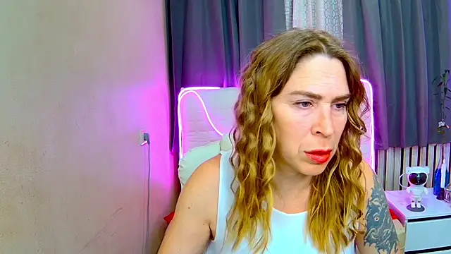 Snapshot of TessaDaybreak chatting on September 12, 7:08 am TessaDaybreak online show from September 12, 7:08 am