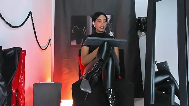 Snapshot of Aleshkastone chatting on October 31, 1:06 am Aleshkastone online show from October 31, 1:06 am