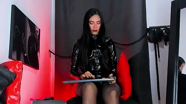 Snapshot of Aleshkastone chatting on November 4, 9:58 pm Aleshkastone online show from November 4, 9:58 pm