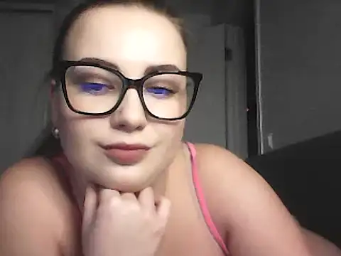 Snapshot of GoddessTenderness chatting on February 17, 3:53 pm GoddessTenderness online show from February 17, 3:53 pm