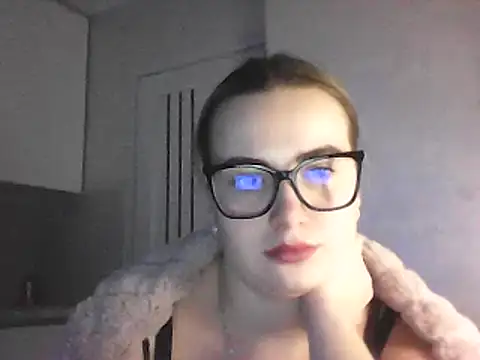 Snapshot of GoddessTenderness chatting on February 18, 6:37 pm GoddessTenderness online show from February 18, 6:37 pm