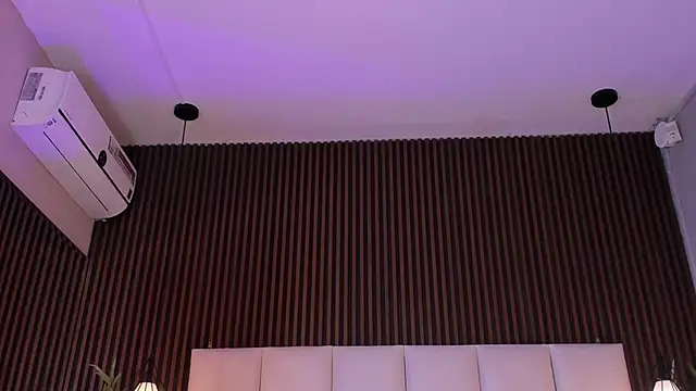 MelanieHillss online show from April 10, 4:06 am