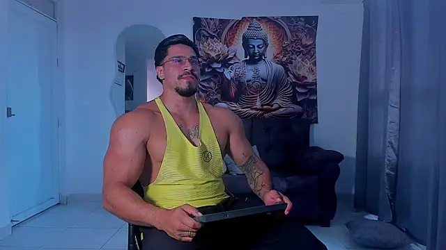 Snapshot of Valentino_Dosantos_ chatting on September 29, 8:57 pm Valentino Dosantos online show from September 29, 8:57 pm