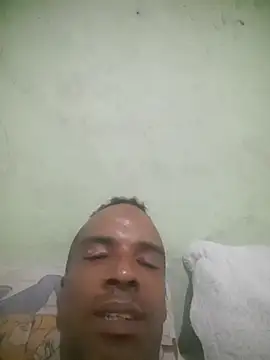 Snapshot of Rodr6812pc chatting on October 31, 8:10 pm Rodr6812pc online show from October 31, 8:10 pm