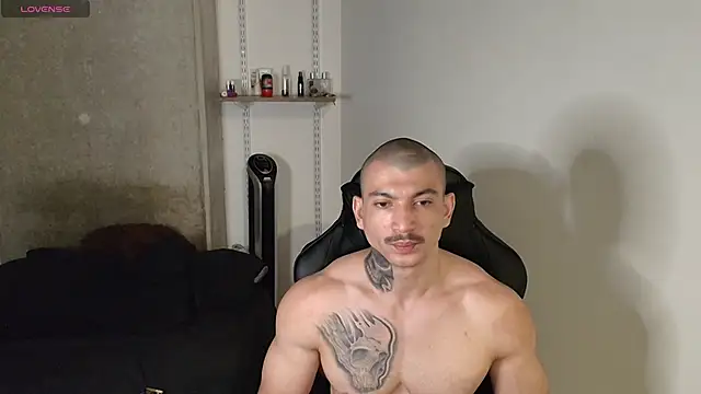 Snapshot of kevin_jef chatting on March 22, 2:37 am kevin jef online show from March 22, 2:37 am