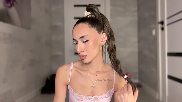 alissadreams online show from April 18, 12:53 pm