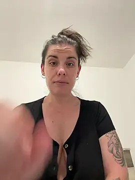 Lar0uch online show from February 26, 6:43 pm