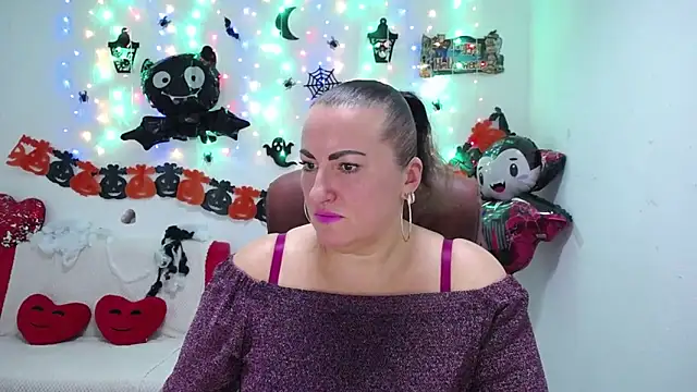 DianaMGG online show from October 18, 5:14 pm