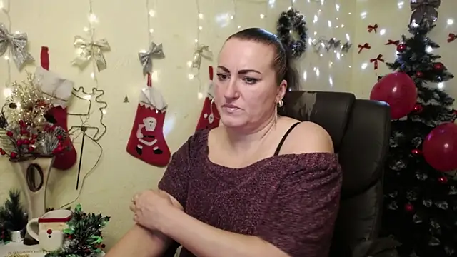 DianaMGG online show from December 14, 7:07 pm