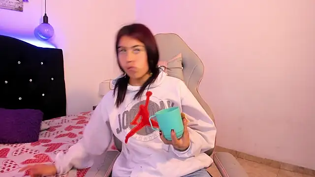 Snapshot of Melany__dreams chatting on February 26, 4:56 pm Melany dreams online show from February 26, 4:56 pm