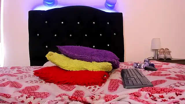 Snapshot of Melany__dreams chatting on March 21, 6:27 am Melany dreams online show from March 21, 6:27 am