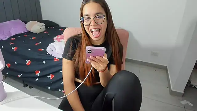 Greciaruiz  online show from November 15, 1:03 am