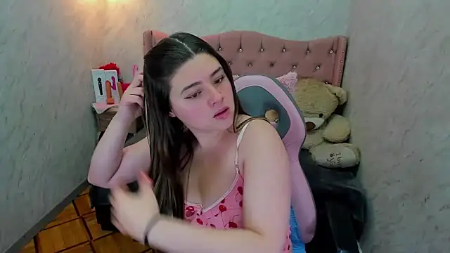 Lianngrace online show from April 14, 2:45 pm