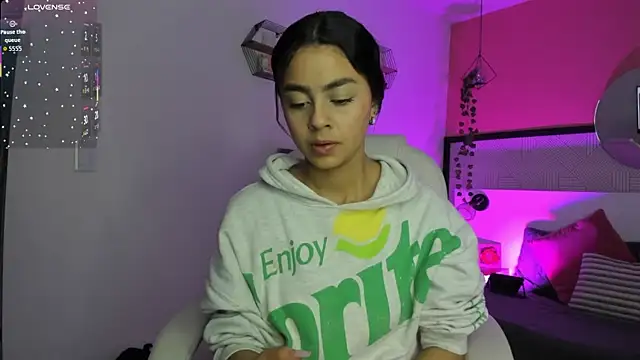 Bella walker  online show from March 24, 9:09 pm