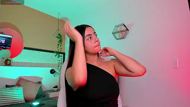 Bella walker  online show from April 22, 7:59 pm