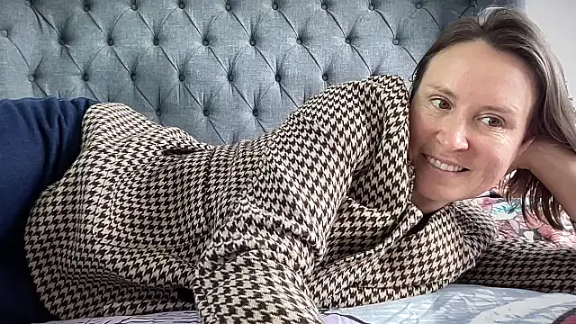 eatmypie69 online show from September 11, 9:31 am