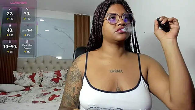 ZahraRose online show from April 7, 8:53 pm