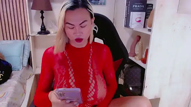 BustyBigBoobsHugeCockTS online show from February 18, 1:10 am