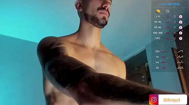 Snapshot of K_cique chatting on February 14, 6:40 pm K cique online show from February 14, 6:40 pm