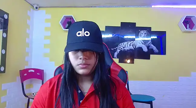 Snapshot of melany_rouse18 chatting on February 21, 1:55 am melany rouse18 online show from February 21, 1:55 am