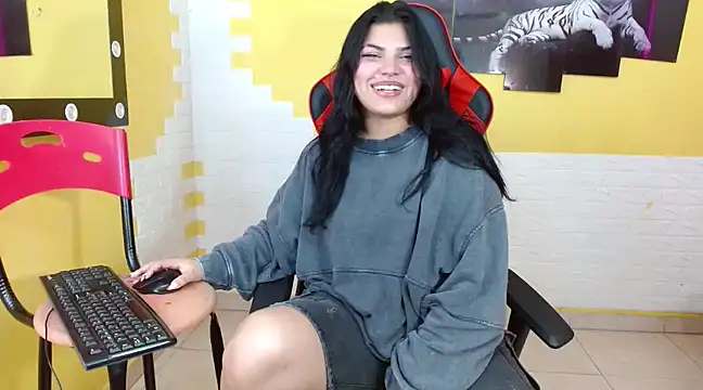 Snapshot of melany_rouse18 chatting on February 28, 1:37 am melany rouse18 online show from February 28, 1:37 am