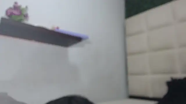 Snapshot of melany_rouse18 chatting on March 13, 10:32 pm melany rouse18 online show from March 13, 10:32 pm