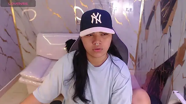 Snapshot of melany_rouse18 chatting on September 25, 2:32 pm melany rouse18 online show from September 25, 2:32 pm