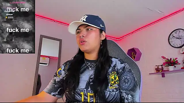 Snapshot of melany_rouse18 chatting on October 7, 12:52 am melany rouse18 online show from October 7, 12:52 am