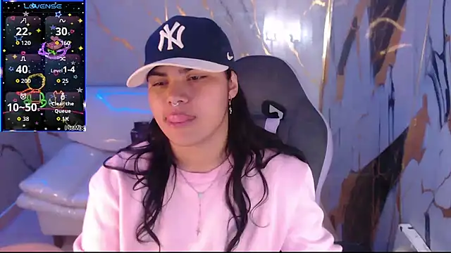 Snapshot of melany_rouse18 chatting on October 15, 11:54 am melany rouse18 online show from October 15, 11:54 am