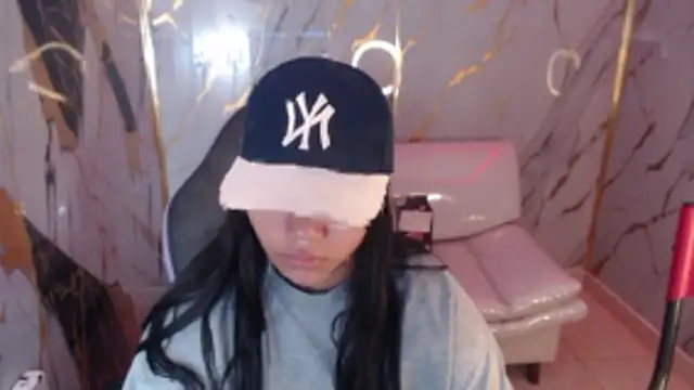 Snapshot of melany_rouse18 chatting on November 11, 1:44 pm melany rouse18 online show from November 11, 1:44 pm