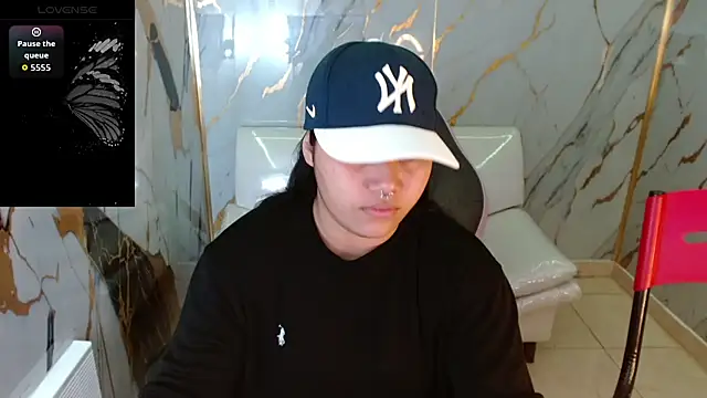 melany rouse18 online show from April 17, 1:25 pm