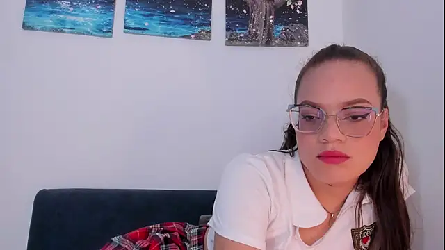 Snapshot of Baby_Asshley chatting on March 21, 9:34 pm Baby Asshley online show from March 21, 9:34 pm