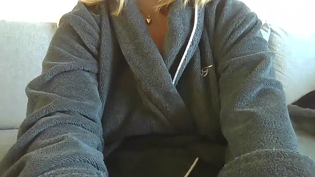 Snapshot of sizha6 chatting on October 20, 12:05 pm sizha6 online show from October 20, 12:05 pm