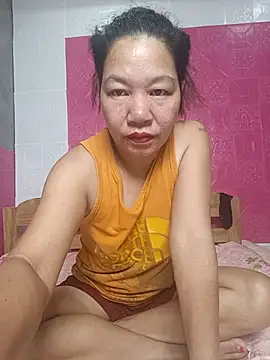 Snapshot of HotHornyClit4U chatting on September 18, 8:16 am HotHornyClit4U online show from September 18, 8:16 am