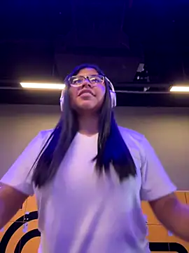 Snapshot of Karla_Stein2025 chatting on November 25, 1:55 pm Karla Stein2025 online show from November 25, 1:55 pm