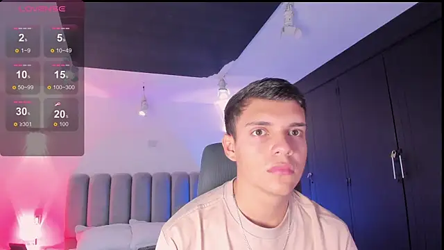 JacobRoberts1 online show from September 14, 1:43 pm