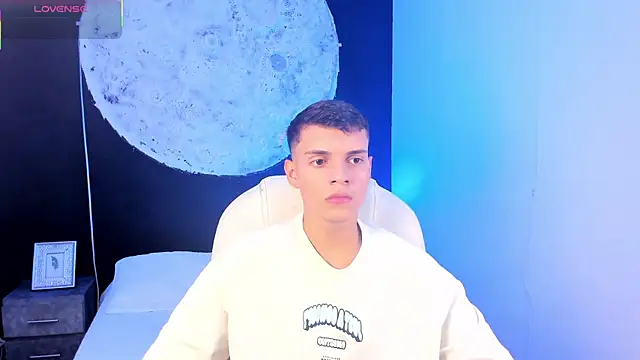 JacobRoberts1 online show from September 25, 3:27 pm