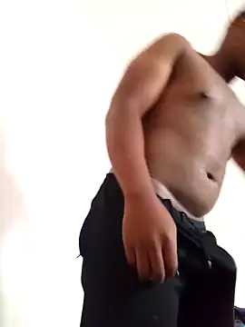 Snapshot of bosszonke123 chatting on February 21, 6:18 am bosszonke123 online show from February 21, 6:18 am