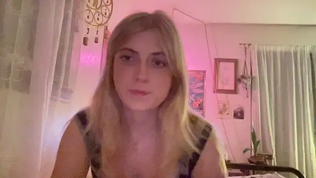 Snapshot of sinfulblonde1 chatting on February 17, 7:26 am sinfulblonde1 online show from February 17, 7:26 am