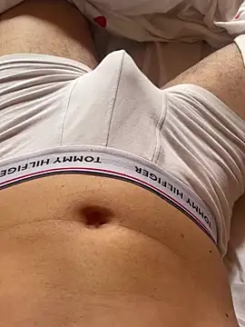 Snapshot of tiago499 chatting on February 25, 1:28 pm tiago499 online show from February 25, 1:28 pm