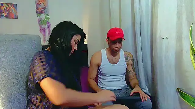 Snapshot of Reina_paola chatting on September 18, 2:35 am Reina paola online show from September 18, 2:35 am