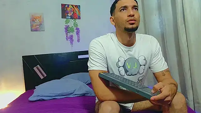 Snapshot of Reina_paola chatting on October 28, 2:20 pm Reina paola online show from October 28, 2:20 pm