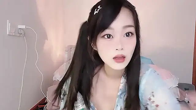 Snapshot of yueyue2003 chatting on March 3, 2:15 pm yueyue2003 online show from March 3, 2:15 pm