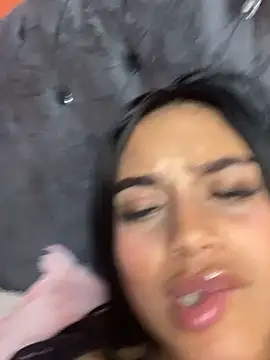 Snapshot of Emily_sharlot chatting on December 20, 11:39 am Emily sharlot online show from December 20, 11:39 am