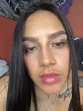 Snapshot of Emily_sharlot chatting on December 21, 5:58 am Emily sharlot online show from December 21, 5:58 am