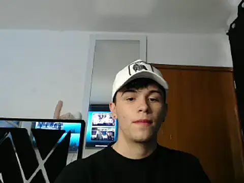 Snapshot of Smith_boy_25 chatting on March 2, 9:22 pm Smith boy 25 online show from March 2, 9:22 pm